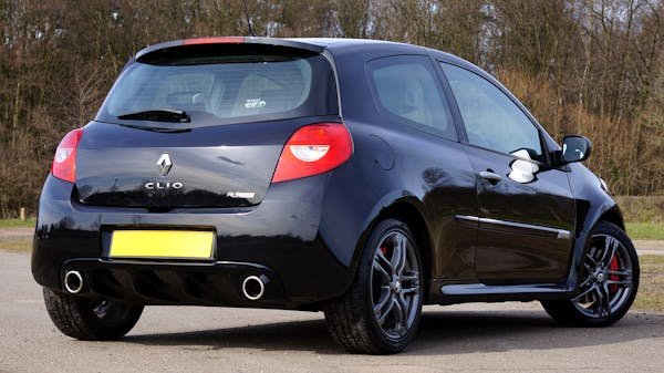 Louez une citadine : explorez la Renault clio V à moindres frais